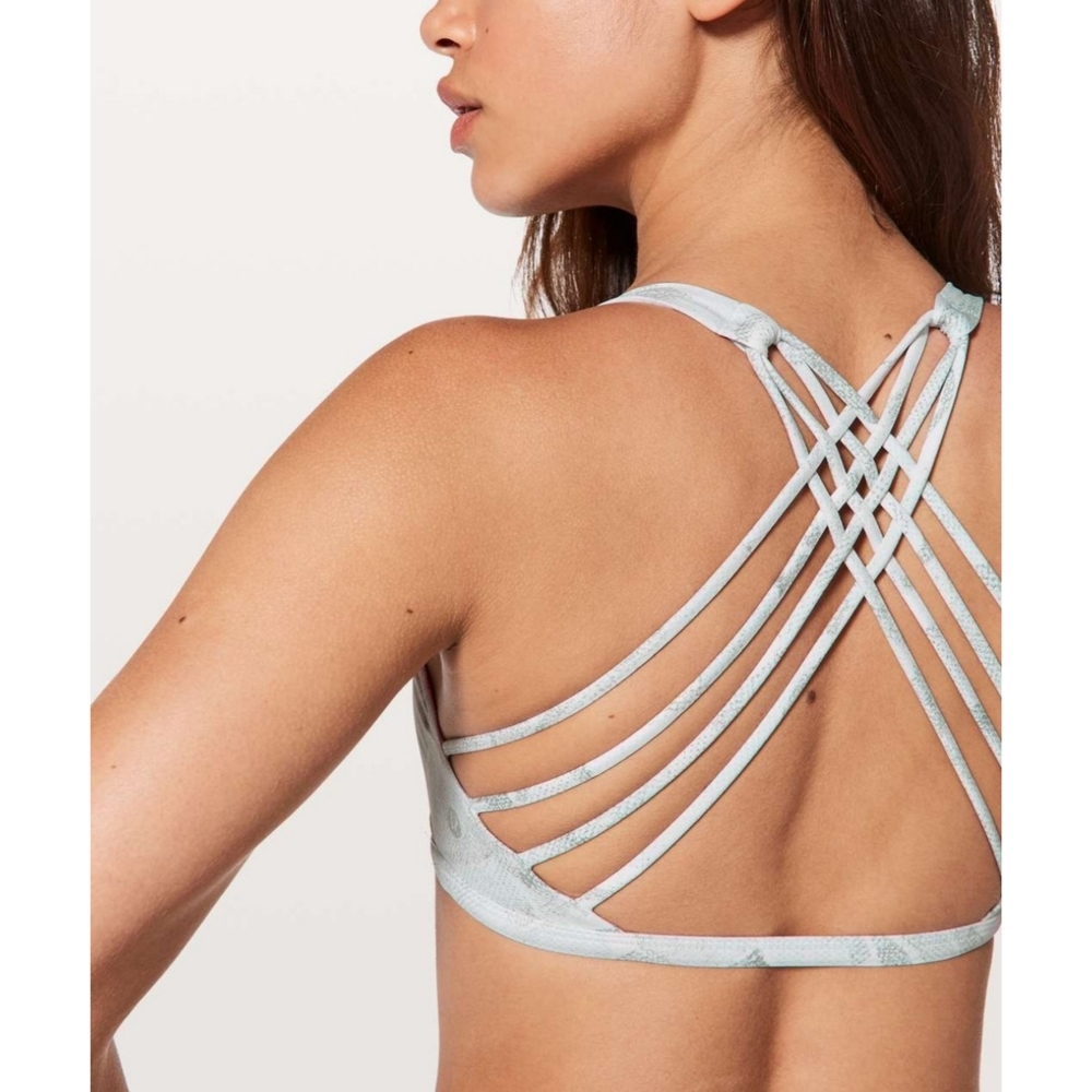 Lululemon | Free To Be Wild Sports Bra in Jasmine White Multi | Size 6